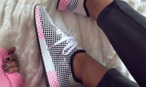 adidas Originals Deerupt W – Core Black / Chalk Pink