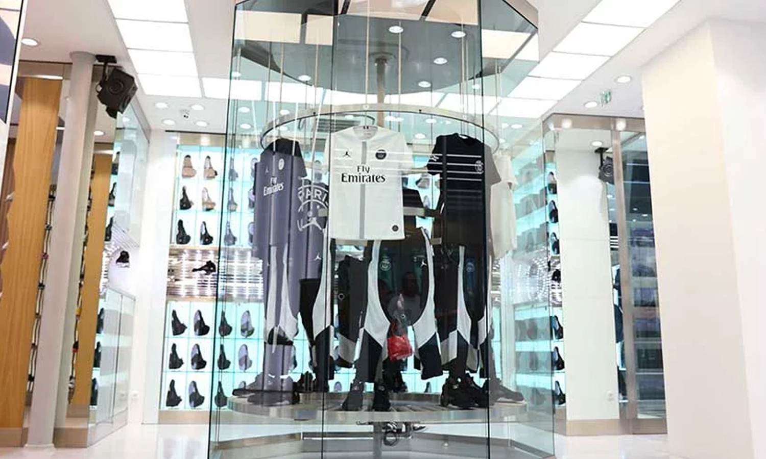 SNKRADDICTED Sneaker & Lifestyle News