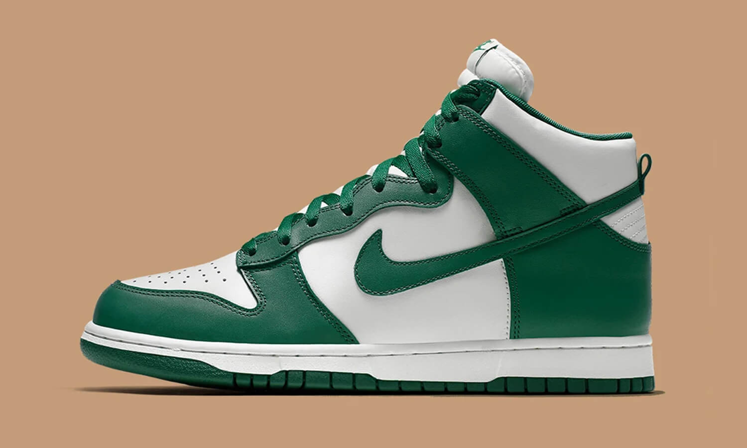 Der Nike Dunk High Pro Green White soll 