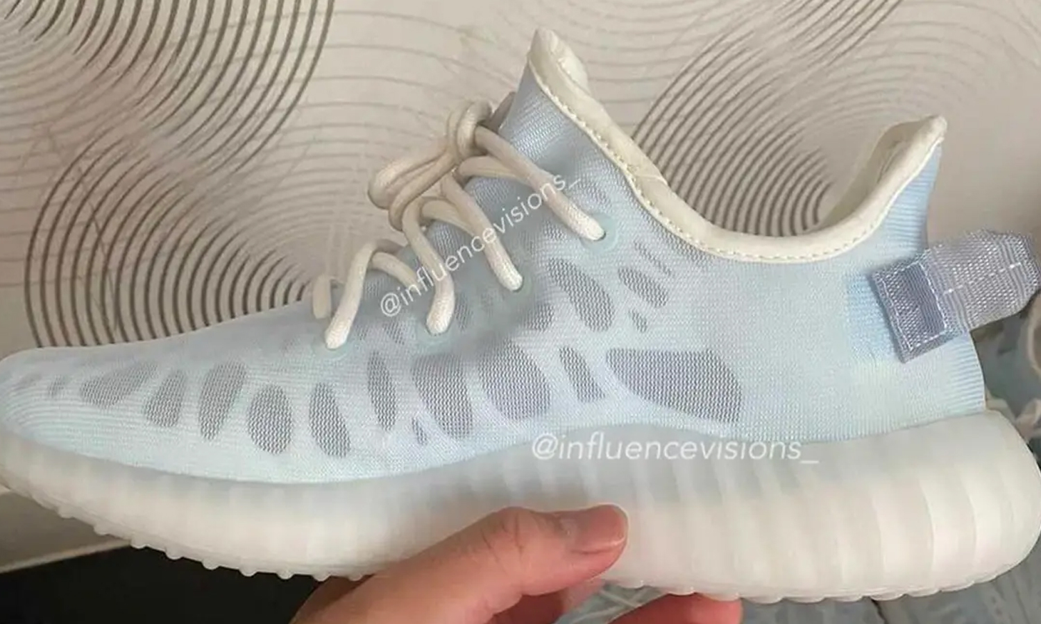 Yeezy Boost 350 V2 Mono