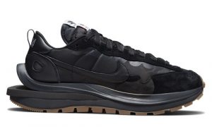 sacai-x-nike-vaporwaffleoff-black-gum-DD1875-001