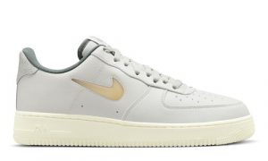 Nike-Air-Force-1-Jewel-Pale-Vanilla-DC8894-001