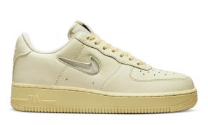 nike-air-force-1-jewel-certified-fresh-coconut-milk-DO9456-100