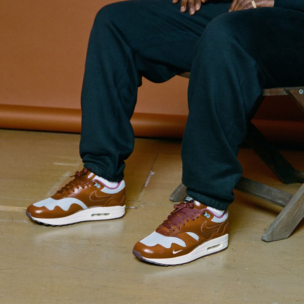 patta-x-nike-air-max-1-dark-russet-DO9549-200